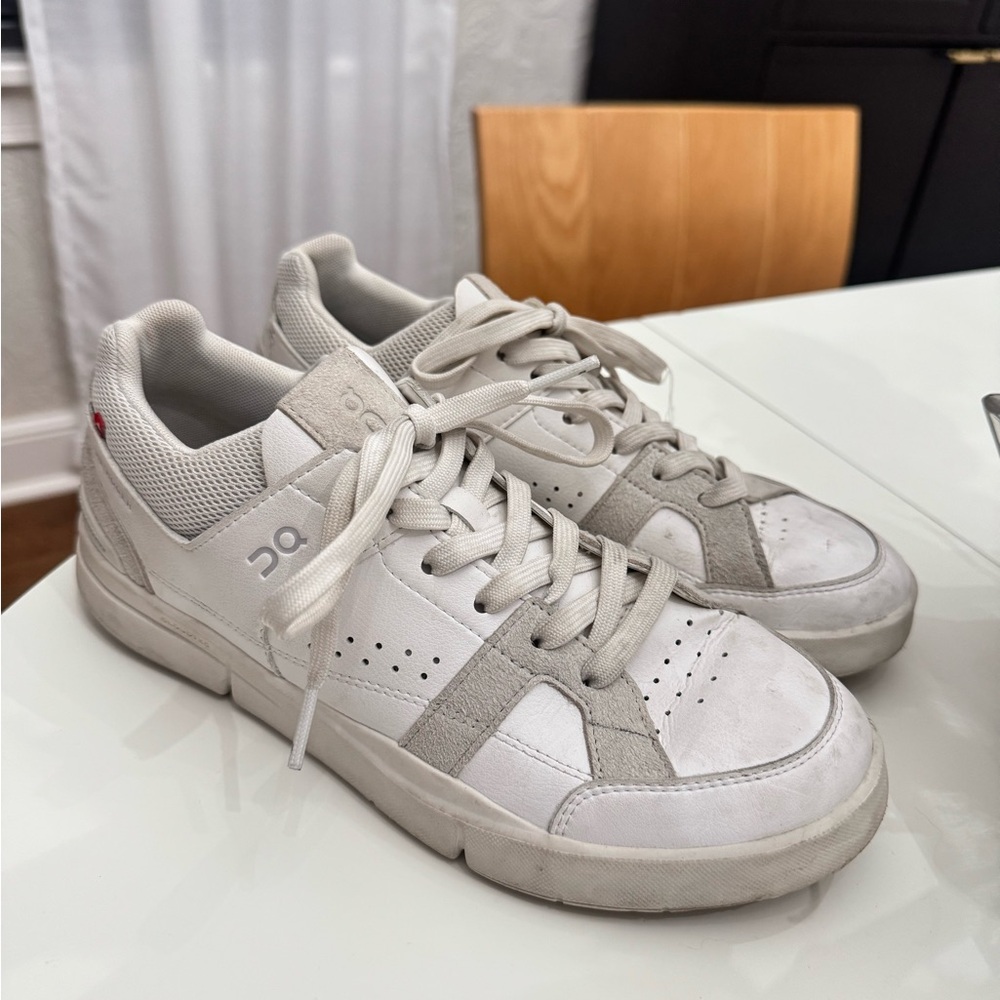 On Running Men's White and Light Gray Sneakers